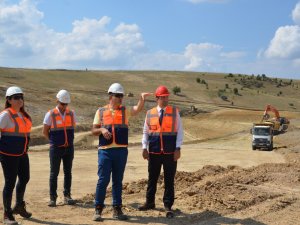 Sahada İncelemelerde Bulundu