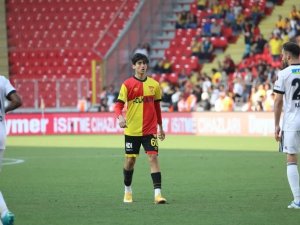Altaylı Efe Ve Göztepeli İ̇zzet’e Milli Davet