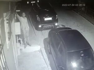 İ̇stanbul’da Bir Garip Hırsızlık: Apartmanın Tabelasını Çaldı