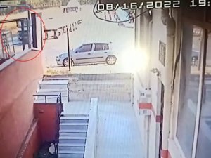 Büyükçekmece’de Bisikletli Çocuğun Tır Altında Kalma Anı Görüntüleri Ortaya Çıktı
