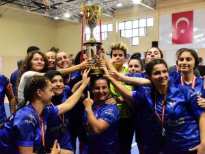 Ortacalı Sporcular İ̇şitme Engelliler Kadın Futsal Türkiye Şampiyonası’nda Şampiyon Oldu