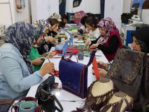 Şanlıurfalı Kadınlardan Deri Yakma Kursuna Yoğun İlgi