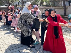 Sivaslı İçesinde Yaz Kur’an Kursları Şenlikli Bir Final Yaptı