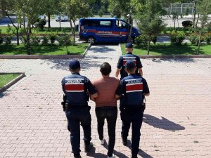 21 Ayrı Suçtan Aranan Suç Makinesi Jandarmanın Operasyonuyla Yakalandı