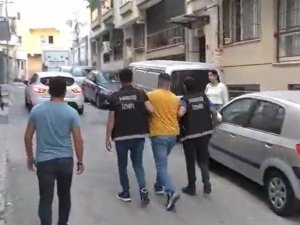 İ̇zmir Polisinden Film Sahnelerini Aratmayan Operasyon: 29 Torbacı Gözaltında