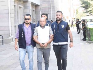 Eşini Ve İlişkisi Olduğu İddia Edilen Kişiyi Öldürüp ‘Namus İçin’ Dedi