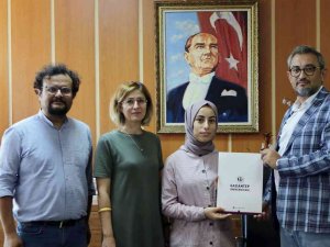 Halı Tasarımı Öğrencilerine Ödül