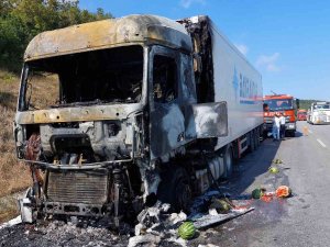 Ukrayna’ya Giden Karpuz Yüklü Tır Alev Alev Yandı