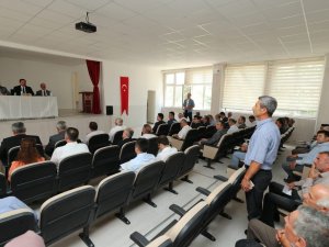 Vali Masatlı Hamamözü’nde Muhtarlarla Toplantı Yaptı