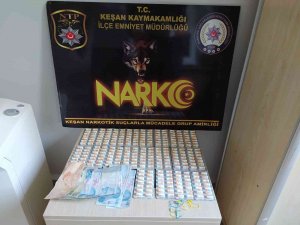 Keşan’da Uyuşturucu Operasyonu: Evden Çok Sayıda Sentetik Ecza Çıktı