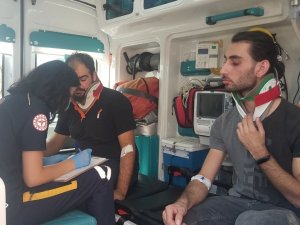 Otomobil Kaygan Zeminde Yoldan Çıktı: 3 Yaralı