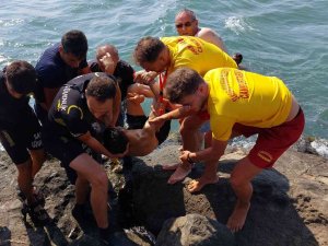Denizde Kaybolan 16 Yaşındaki Çocuk Hayatını Kaybetti