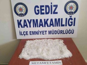Gediz’de Durdurulan Araçta Uyuşturucu Ele Geçirildi