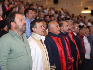 Erü Eğitim Fakültesi’nde Mezuniyet Heyecanı