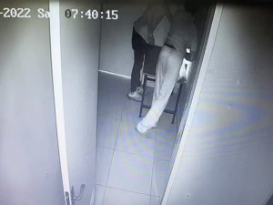 Kağıthane’de Camide Sadaka Kutusundan Hırsızlık Kamerada