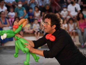 Kadıköy’de “Mahallemde Çocuk Tiyatrosu” Devam Ediyor