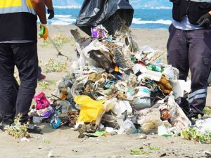 Samsun Plajlarından Günde 8 Ton Atık Toplanıyor