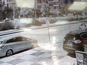 Yayanın Ezilmekten Son Anda Kurtulduğu Anlar Kamerada