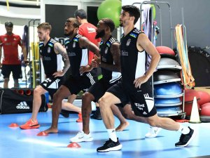 Beşiktaş, Fatih Karagümrük Maçı Hazırlıklarını Çift İdmanla Sürdürdü