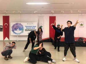 Gençler Sahne Tozunu Osmangazi’de Yutuyor