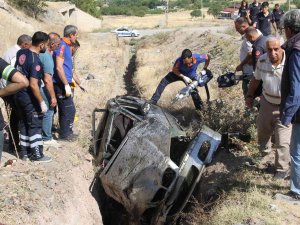 Elazığ’da Trafik Kazası: Ekipler Sıkışan Yaralı İçin Seferber Oldu