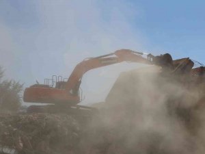 Eski Polis Lojmanlarının Yıkımına Başlandı