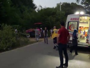 Mevsimlik Tarım İşçilerini Taşıyan Traktör Römorku Devrildi: 7 Yaralı
