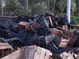 Halde Yangın: Ahşap Kasalar Küle Döndü
