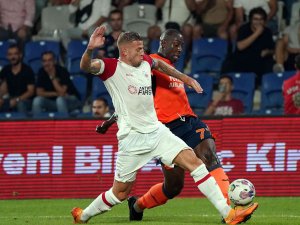Uefa Avrupa Konferans Ligi: Medipol Başakşehir: 0 - Royal Antwerp: 0 (İ̇lk Yarı)
