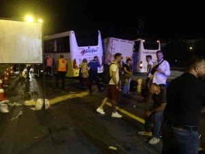Tem’de Tır, Kamyon Ve Yolcu Otobüsü Kazaya Karıştı: 8 Yaralı