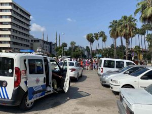 İ̇zinsiz Miting Yapılıyor Zanneden Polisten Film Setine Baskın