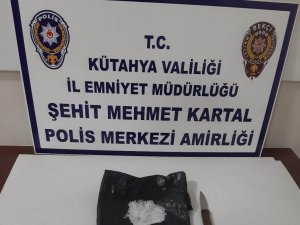 Kütahya’da 2 Kişinin Üzerinde Uyuşturucu Çıktı