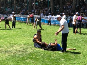 Ceyhanlı Güreşçiler Madalyalarla Dönüyor