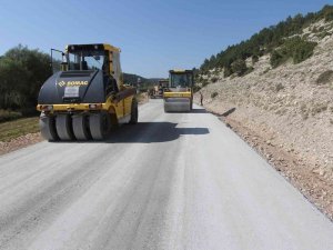 Kütahya İ̇l Özel İ̇daresi’nin Köy Yolları Yapım Çalışmaları