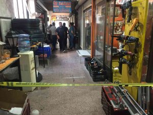 Hırdavatçıya Silahlı Saldırı: 2 Yaralı