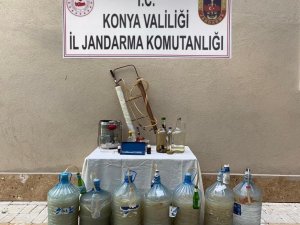 Konya’da Kaçak İçki İmalathanesine Çevrilen Eve Operasyon