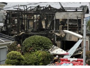 Japonya’da Uçak Binaya Çarptı: 3 Ölü