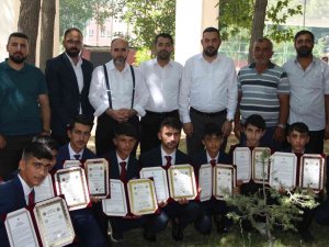 Ağrı’da Hafızlık Eğitimini Tamamlayan Öğrenciler İçin “Mezuniyet Programı” Düzenlendi