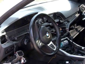Motosikletle Gelip Aracın Gösterge Ve Vites Topuzunu Çaldılar