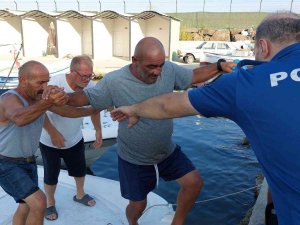 Samsun’da Tekneden Denize Düşen Balıkçı Kurtarıldı