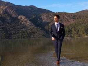 Kusursuz Detaylar İle Şekillenen Takım Elbiselerde Avantajlı Fiyatlar