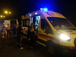 Tır, Kamyon Ve Otobüsün Karıştığı Kazada Yaralanan 8 Kişi Taburcu Oldu
