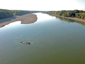Tuha Nehri’ni Kuraklık Vurdu: 2. Dünya Savaşı’nda Batan Gemi Ortaya Çıktı