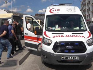 Dolmuştaki Kadının Koluna Yorgun Mermi İsabet Etti