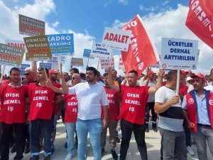 Kılıçdaroğlu Ve Chp’li Başkan İşçiler Tarafından Islıklandı
