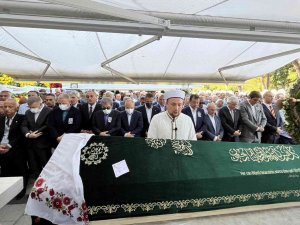 Dursun Özbek’in Annesi Kezban Özbek Son Yolculuğuna Uğurlandı