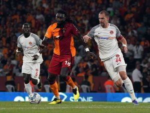 Bafetimbi Gomis Oyuna Sonradan Girdi Yine Golünü Attı