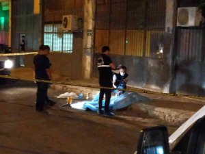 Eğlence Merkezinin Önündeki Tartışmada 1 Kişi Vurularak Öldürüldü