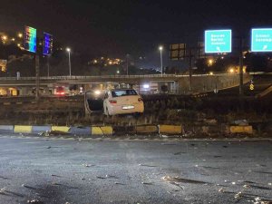 Kontolden Çıkan Otomobil Refüje Çıktı: 1 Yaralı
