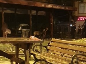 Fatih’te Çıplak Vaziyette Etrafa Saldıran Kadın Mahalleliyi Canından Bezdirdi